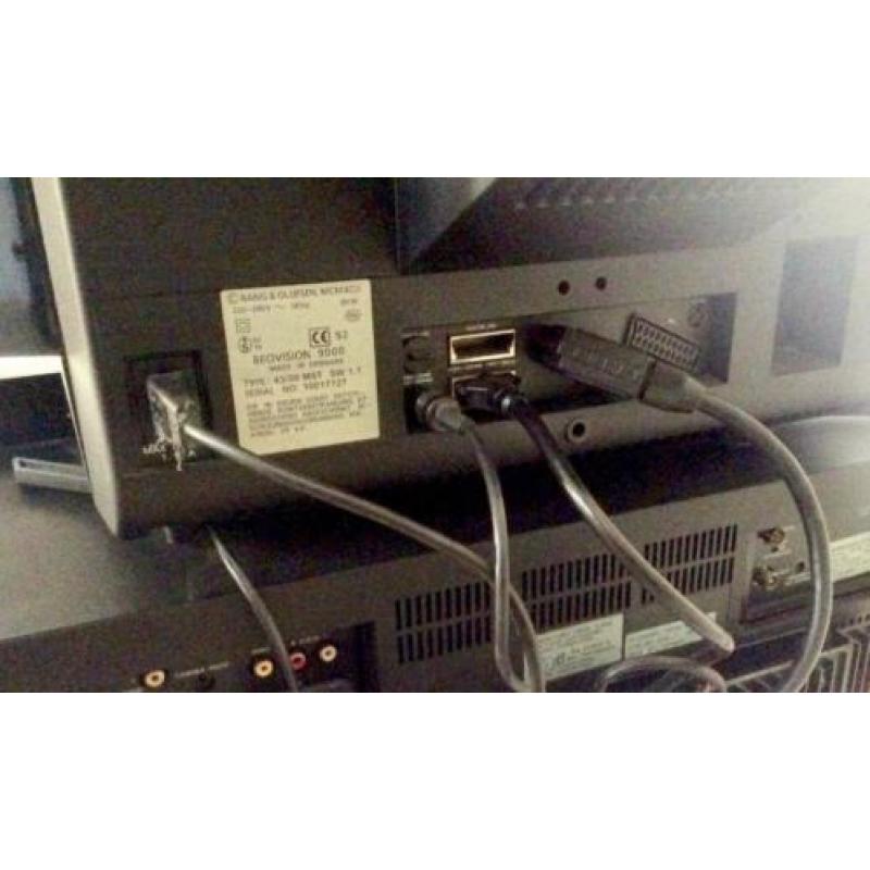 BANG & OLUFSEN TV Model: BEOVISION AV 9000 + Beolink 1000