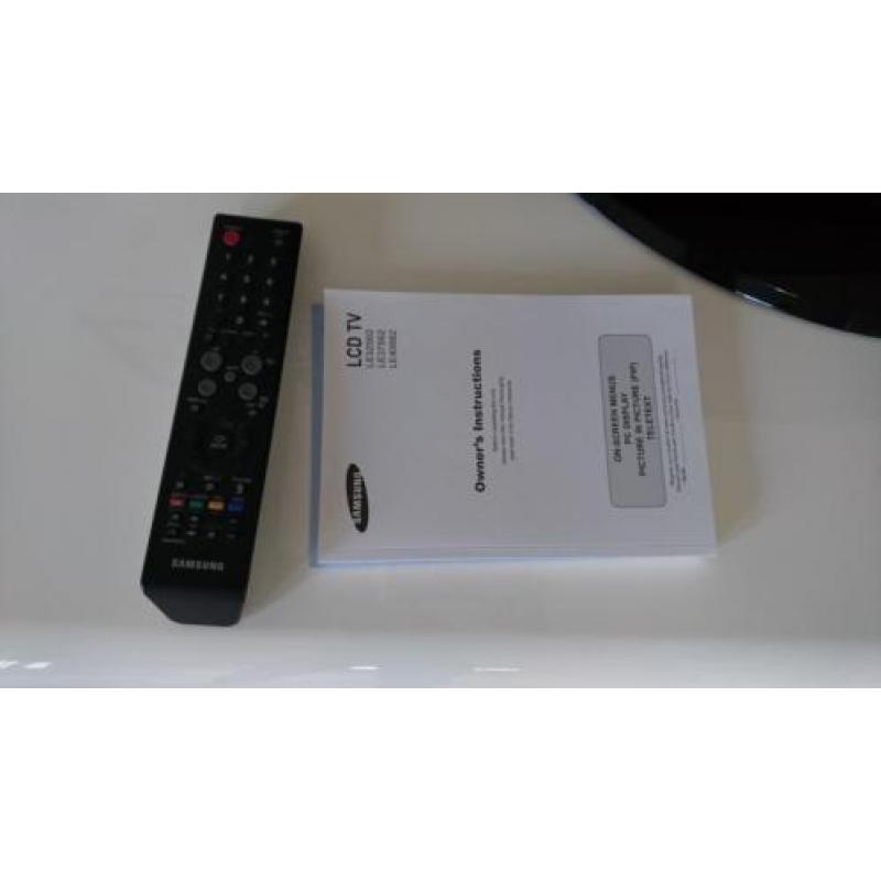 Samsung LCD tv 32 inch (voor meerprijs incl. meubel)