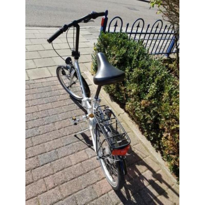 Te koop z.g.a.n. vouw fiets met 6 versnellingen.