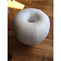 2 x Poef Q kruk van designmerk Viteo