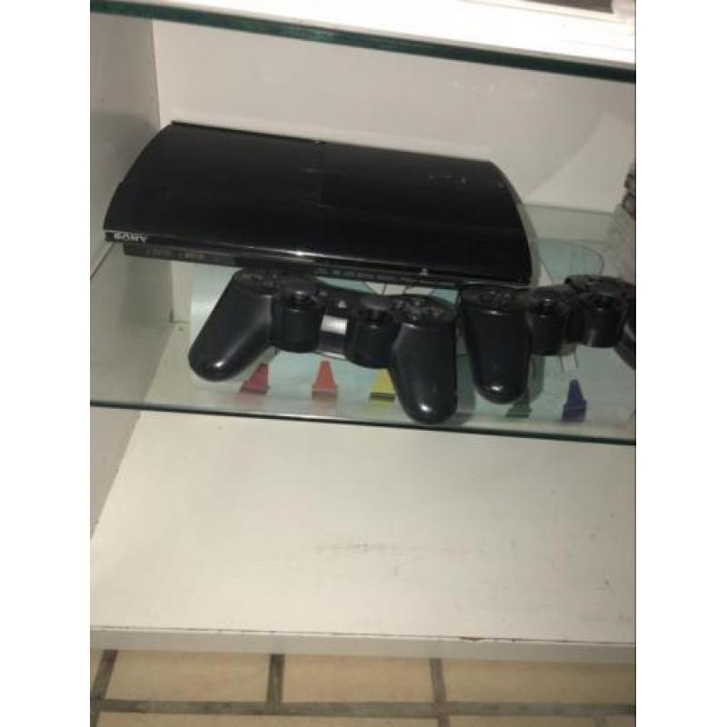 Ps3 super slim 500gb met vele extras en games