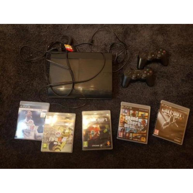 playstation 3 met 2 controllers en 5 leuke spellen