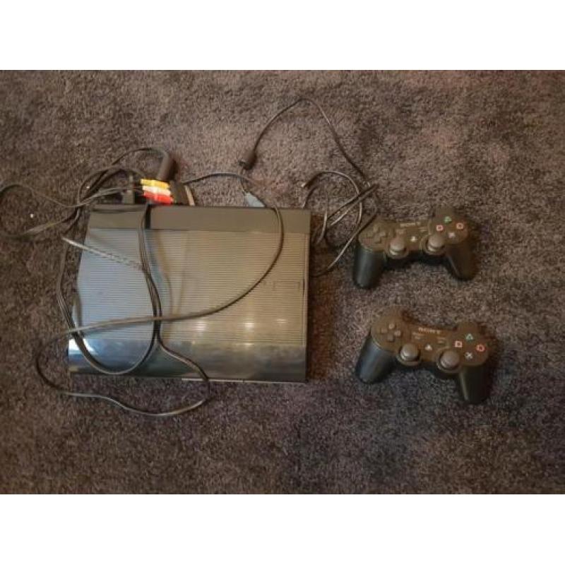 playstation 3 met 2 controllers en 5 leuke spellen